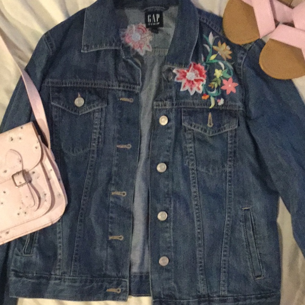 Denim jacket with flowers